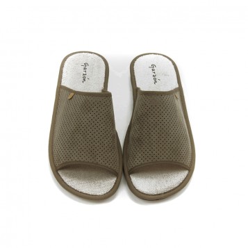 ZAPATILLA CASA P500.199